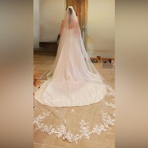 Elegant super long Bridal Veil
